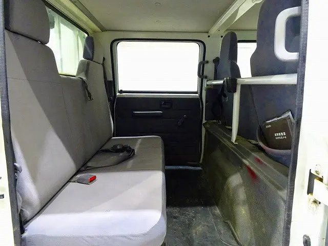 いすゞ エルフ TRG-NJS85A(4WD)の写真19