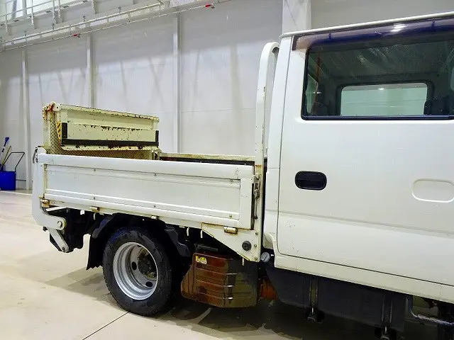 いすゞ エルフ TRG-NJS85A(4WD)の写真23