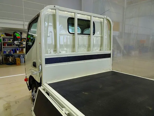 荷台内寸：307×161×38　三方開　左右セイコーラック　垂直パワーゲート　600kg　新明和/RE06-1133　長：87cm/有効長：74cm　幅：158cm　左右リア支柱PGスイッチ|日野 デュトロ 2KG-XZU675M(4WD)の写真25