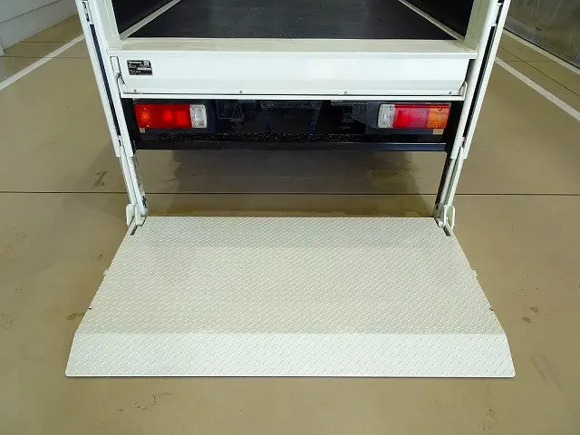 日野 デュトロ 2KG-XZU675M(4WD)の写真31