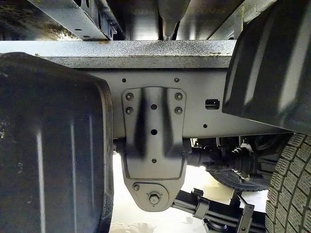 燃料タンク80L　※スペアタイヤ取付部無し　シャーシは 錆止め/マフラー塗装 仕上げに力を入れています。|日野 デュトロ 2KG-XZU675M(4WD)の写真42