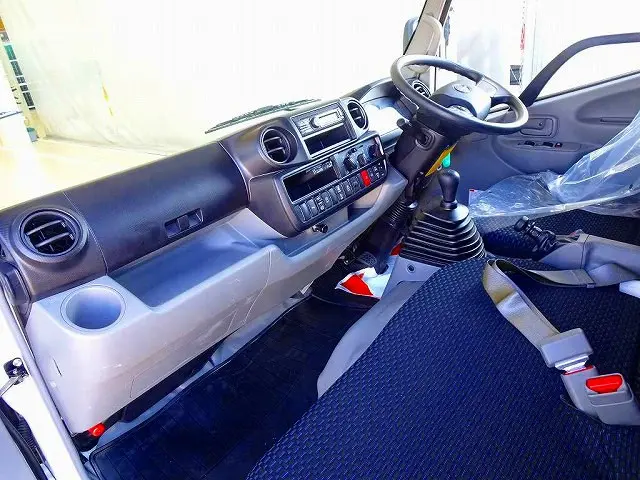 AC PS PW SRS ABS 集中ドアロック 左電格ミラー Bluetooth ETC ルームミラー式バックモニター ターボ 排気ブレーキ フロア6MT|日野 デュトロ 2KG-XZU605Mの写真7