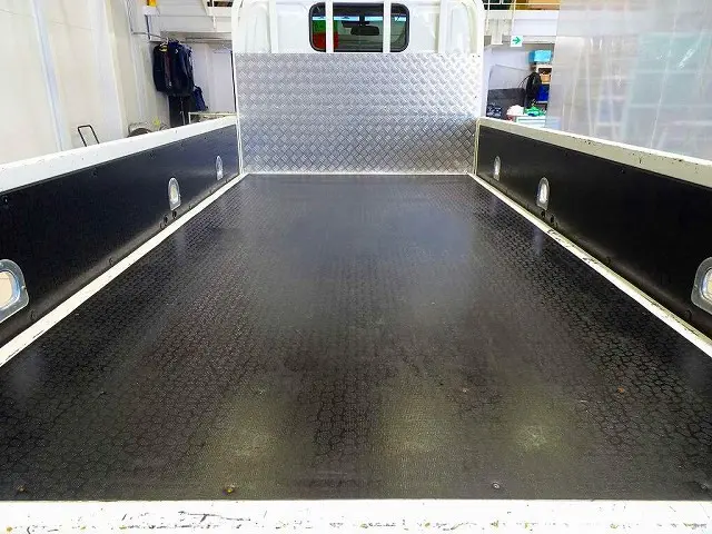 荷台内寸:302×161×38 三方開 左右セイコーラック ロープ穴3対 鳥居荷受けアルミ縞鋼板張り アーム式PG 600kg付|日野 デュトロ 2KG-XZU605Mの写真23