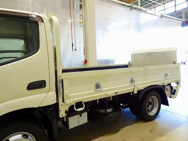 荷台内寸:302×161×38 三方開 左右セイコーラック ロープ穴3対 鳥居荷受けアルミ縞鋼板張り アーム式PG 600kg付|日野 デュトロ 2KG-XZU605Mの写真25
