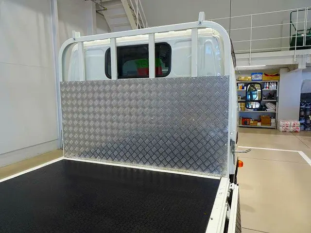荷台内寸:302×161×38 三方開 左右セイコーラック ロープ穴3対 鳥居荷受けアルミ縞鋼板張り アーム式PG 600kg付|日野 デュトロ 2KG-XZU605Mの写真26