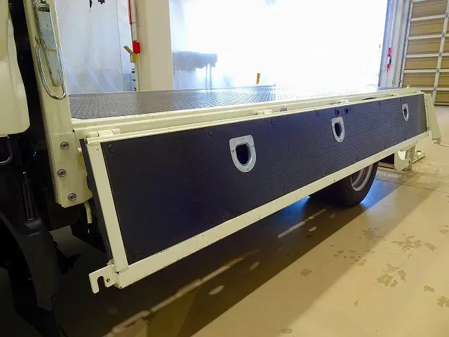 荷台内寸:302×161×38 三方開 左右セイコーラック ロープ穴3対 鳥居荷受けアルミ縞鋼板張り アーム式PG 600kg付|日野 デュトロ 2KG-XZU605Mの写真30