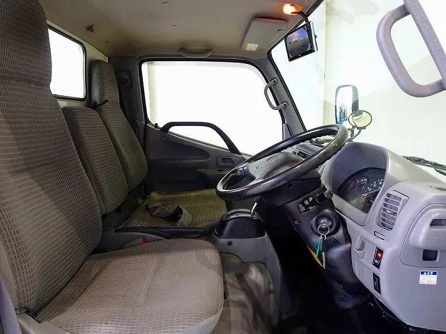 トヨタ ダイナ LDF-KDY231(2WD)の写真6