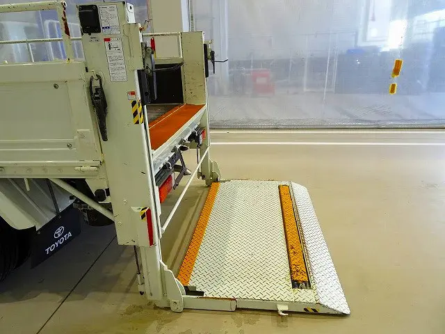 垂直パワーゲート　600kg　トヨタ車体/UT16M050260　長：85cm/有効長：70cm　幅：152cm　カートストッパー付　左リア支柱PGスイッチ|トヨタ ダイナ LDF-KDY231(2WD)の写真31