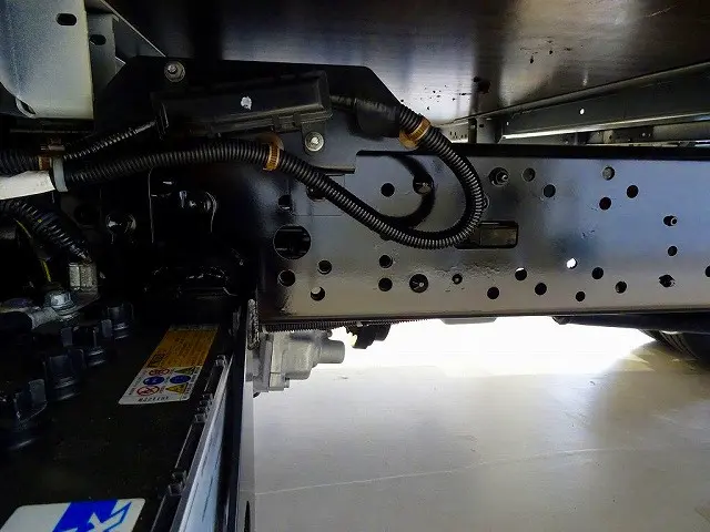 シャーシは 錆止め/マフラー塗装 仕上げに力を入れています。|トヨタ ダイナ LDF-KDY231(2WD)の写真37