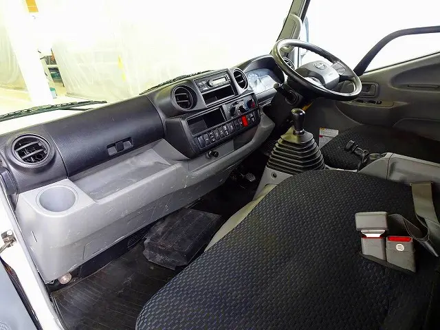 日野 デュトロ 2KG-XZU675M(4WD)の写真7