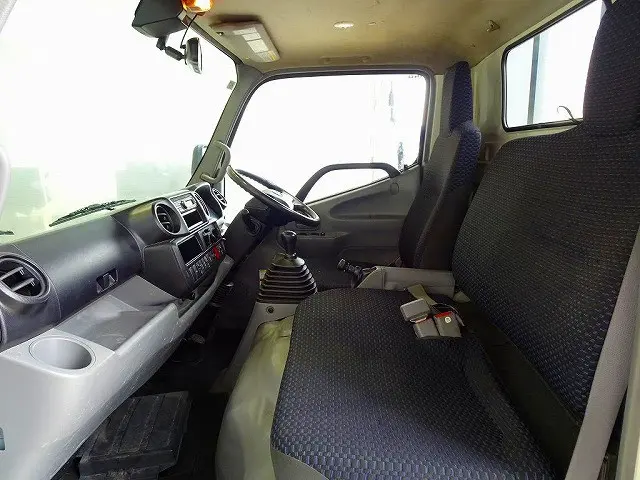 日野 デュトロ 2KG-XZU675M(4WD)の写真8