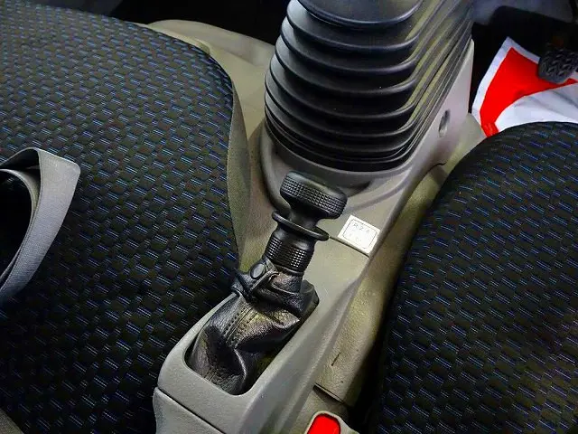 電動パーキングブレーキ|日野 デュトロ 2KG-XZU675M(4WD)の写真16