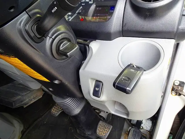 日野 デュトロ 2KG-XZU675M(4WD)の写真19