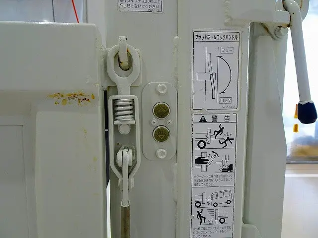 垂直パワーゲート 600kg 極東開発/V601B-1MKT2 長:85cm/有効長:75cm 幅:157cm 左右リア支柱PGスイッチ|日野 デュトロ 2KG-XZU675M(4WD)の写真35