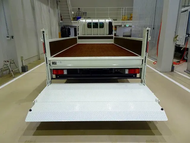 2段折れ式垂直パワーゲート　600kg　新明和/RE06-1134　長：120cm/有効長：107cm　幅：207cm/有効幅：194cm　左リア支柱PGスイッチ|日野 デュトロ 2PG-XZU720M(2WD)の写真30