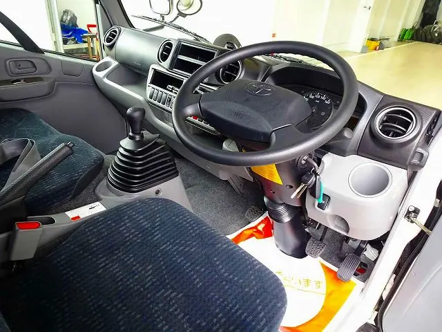 AC　PS　PW　SRS　ABS　キーレス　左右電格ミラー/ヒーター　ETC　ルームミラー式バックモニター　アドブルー　ターボ　フロア5MT|トヨタ ダイナ 2PG-GDY281(4WD)の写真5