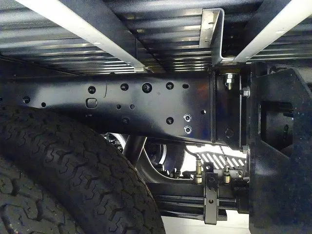 シャーシは 錆止め/マフラー塗装 仕上げに力を入れています。|トヨタ ダイナ 2PG-GDY281(4WD)の写真42
