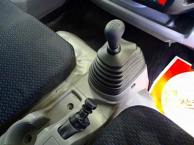 フロア6MT　電動パーキングブレーキ|日野 デュトロ 2KG-XZU712M(2WD)の写真15