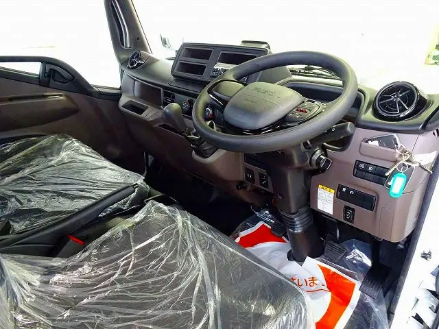 AC　PS　PW　SRS　ABS　キーフリー　左電格ミラー　AM/FMラジオ　バックモニター　アドブルー　ターボ　排気ブレーキ　インパネ5MT|三菱 キャンター 2RG-FBAV0(2WD)の写真5