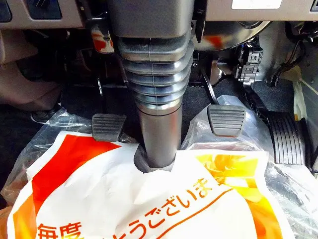 三菱 キャンター 2RG-FBAV0(2WD)の写真15