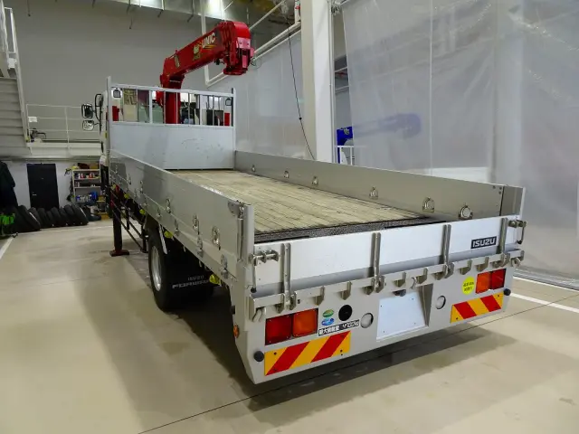 いすゞ フォワード 2RG-FSR90S2(2WD)の写真4