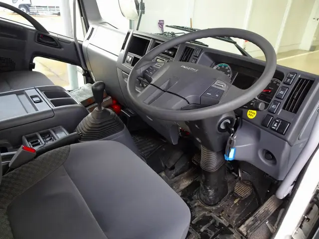 いすゞ フォワード 2RG-FSR90S2(2WD)の写真9