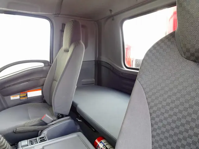 いすゞ フォワード 2RG-FSR90S2(2WD)の写真13