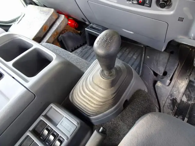 いすゞ フォワード 2RG-FSR90S2(2WD)の写真19