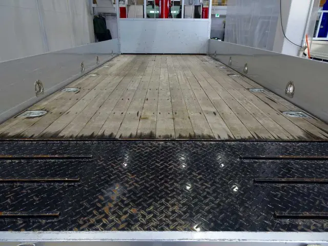 いすゞ フォワード 2RG-FSR90S2(2WD)の写真23