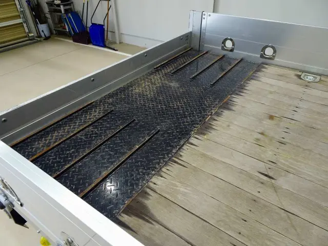 いすゞ フォワード 2RG-FSR90S2(2WD)の写真24