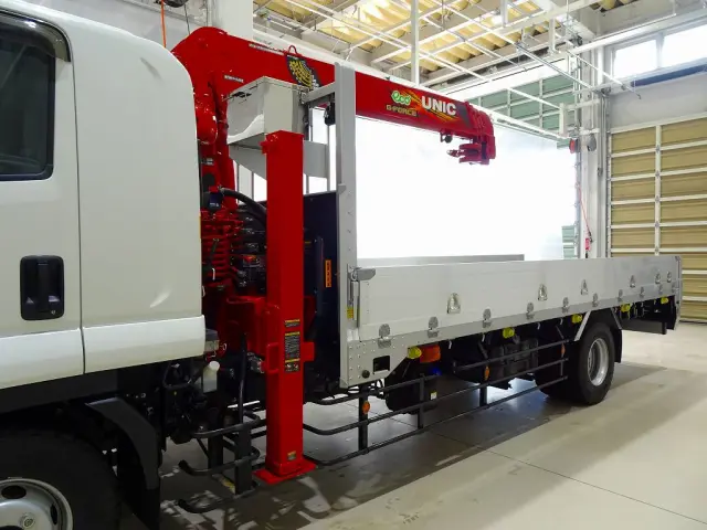 いすゞ フォワード 2RG-FSR90S2(2WD)の写真26