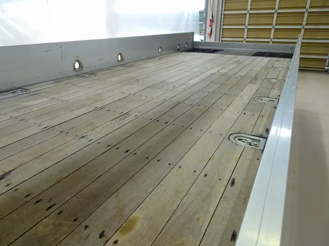 いすゞ フォワード 2RG-FSR90S2(2WD)の写真30