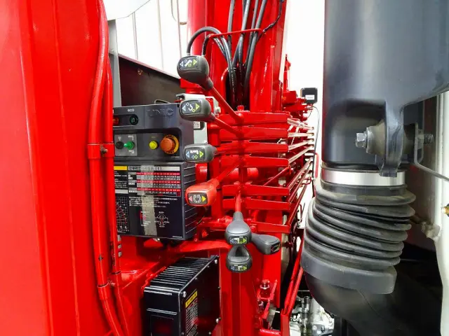 いすゞ フォワード 2RG-FSR90S2(2WD)の写真32