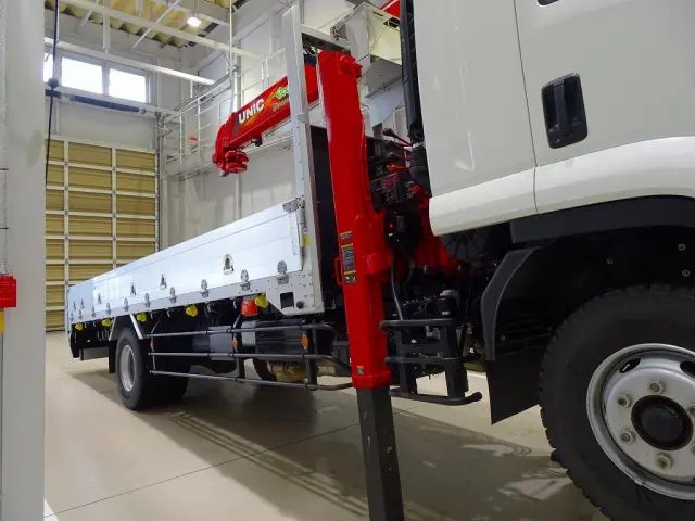 いすゞ フォワード 2RG-FSR90S2(2WD)の写真36