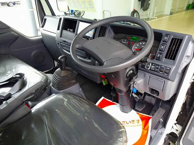 AC　PS　PW　SRS　ABS　キーレス　左電格ミラー　社外メモリーナビ/バックカメラ連動/フルセグTV/DVD(NX616)　ETC　バックモニター　ドライブレコーダー　フロア6MT|いすゞ エルフ 2RG-NKR88A(2WD)の写真5