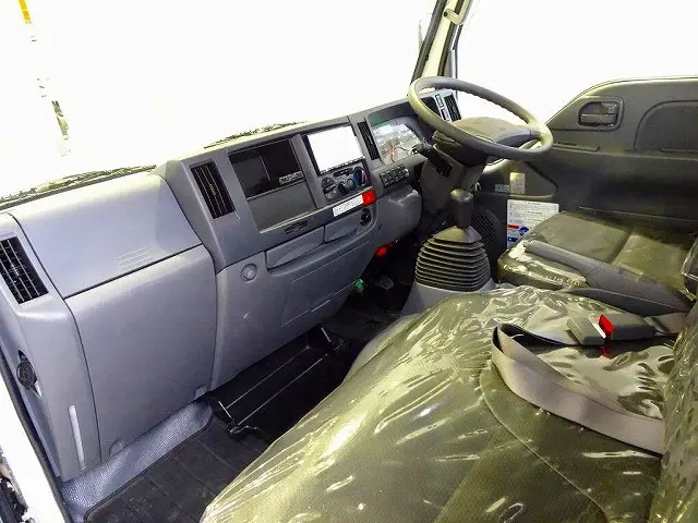 いすゞ エルフ 2RG-NKR88A(2WD)の写真7