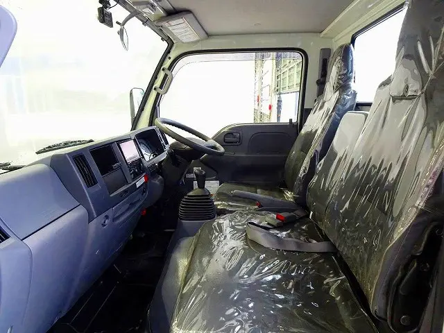 いすゞ エルフ 2RG-NKR88A(2WD)の写真8