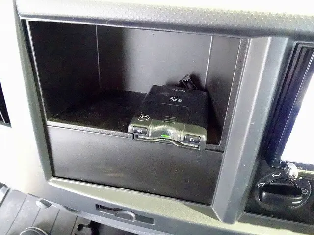 いすゞ エルフ 2RG-NKR88A(2WD)の写真12