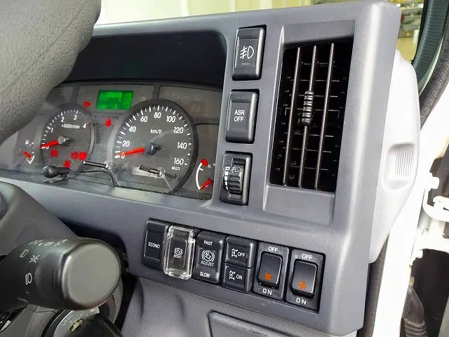 いすゞ エルフ 2RG-NKR88A(2WD)の写真18