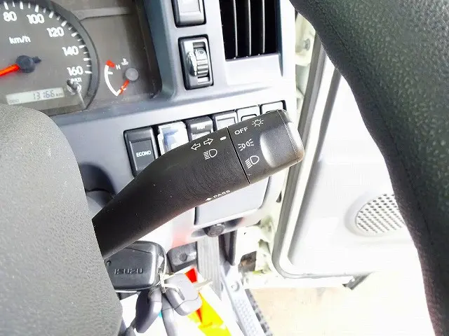 いすゞ エルフ 2RG-NKR88A(2WD)の写真20