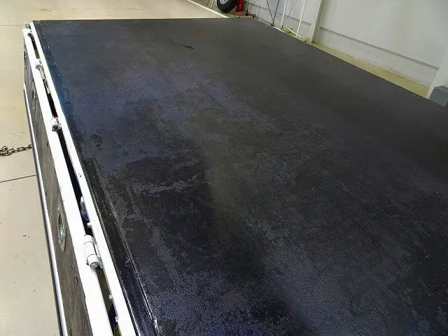 荷台内寸：239×162×38　床鉄板張り　アオリ上部プロテクター付/ロープ穴左右3対/リア2ヶ所　前立てアルミ縞鋼板張り/上部枕木/工具箱/作業灯　タダノ3段 2.5t吊りクレーン付|いすゞ エルフ 2RG-NKR88A(2WD)の写真28