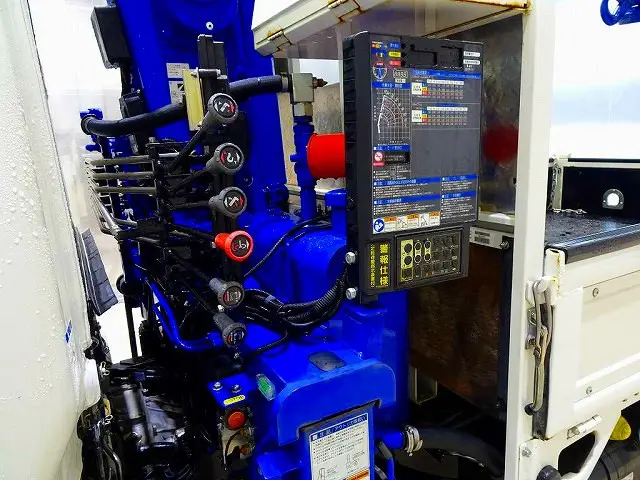 いすゞ エルフ 2RG-NKR88A(2WD)の写真31