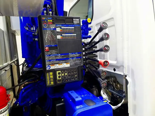 タダノ3段　2.5t吊り　TMｰZX253HRSA　ラジコン/フックイン付　警報仕様　高さ制限/未格納警報装置　※令和 8年 4月クレーン年次点検済|いすゞ エルフ 2RG-NKR88A(2WD)の写真33