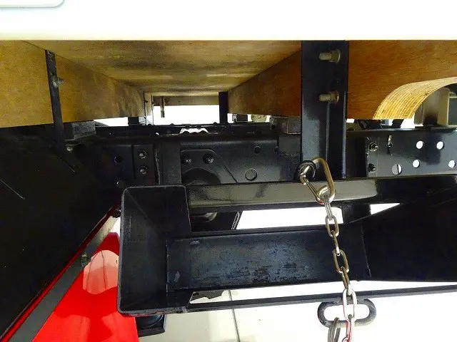 シャーシは 錆止め/マフラー塗装 仕上げに力を入れています。|いすゞ エルフ 2RG-NKR88A(2WD)の写真43