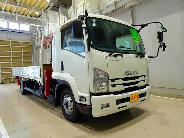 お問合せ管理No.E369 R1 フォワード 2.4t 標準ベッド付 ユニック4段クレーン付 210ps|いすゞ フォワード 2RG-FRR90S2(2WD)の写真2