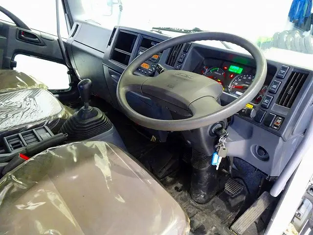 いすゞ フォワード 2RG-FRR90S2(2WD)の写真5