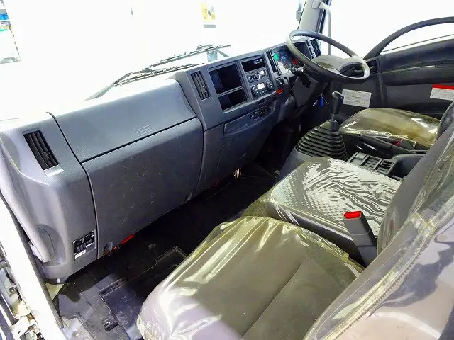 いすゞ フォワード 2RG-FRR90S2(2WD)の写真7