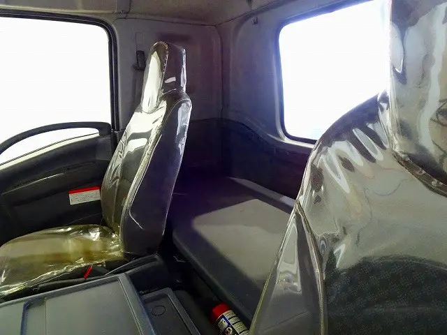 いすゞ フォワード 2RG-FRR90S2(2WD)の写真9