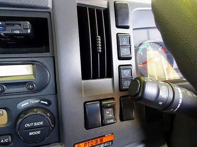 いすゞ フォワード 2RG-FRR90S2(2WD)の写真14
