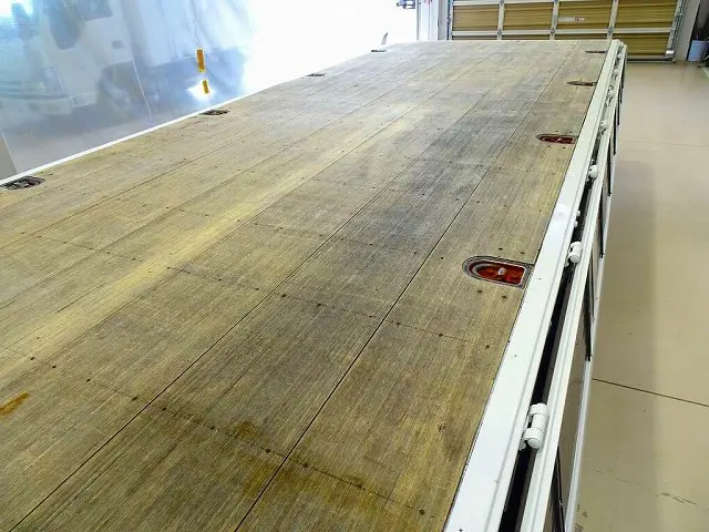 荷台内寸:552×215×40 三方開 左右セイコーラック 埋め込みフック4対 鳥居エキスバンド張り/鳥居下鉄板張り ユニック4段 2.9t吊りクレーン付|いすゞ フォワード 2RG-FRR90S2(2WD)の写真30